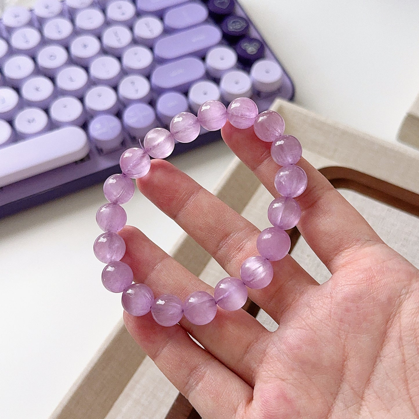 High Quality Gemmy Translucent Purple CatEye Kunzite Beaded Bracelet