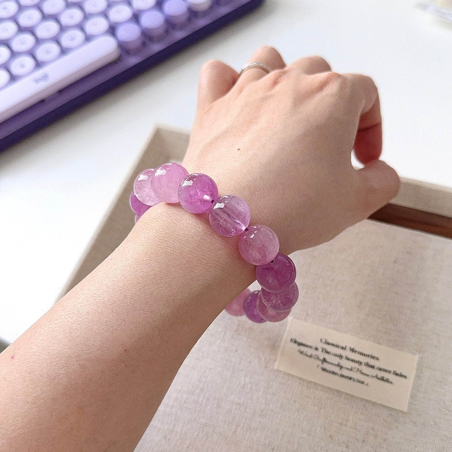 Ultra High Quality Gemmy Pinky Purple CatEye Kunzite 14.5mm Beaded Bracelet